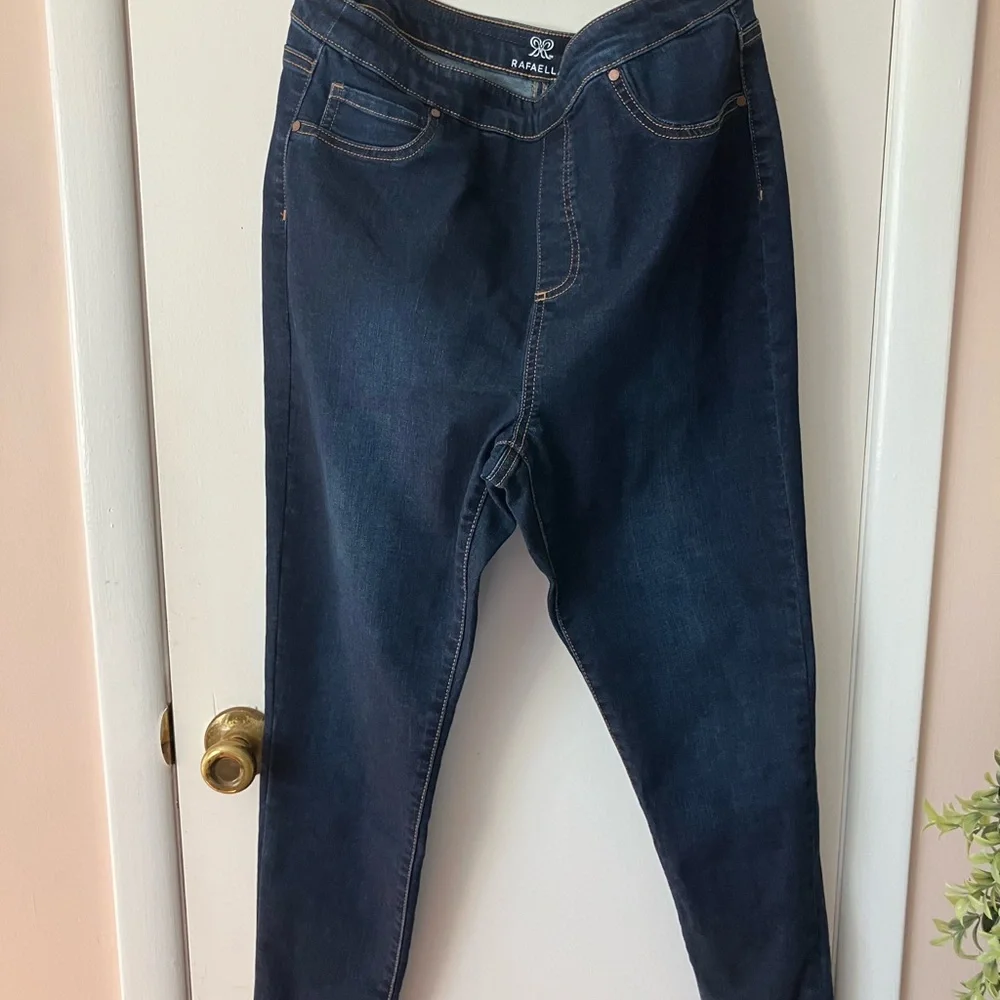 💥 3 for $15 Rafaella Women's Deep Indigo Jeggings - Picture 1 of 4